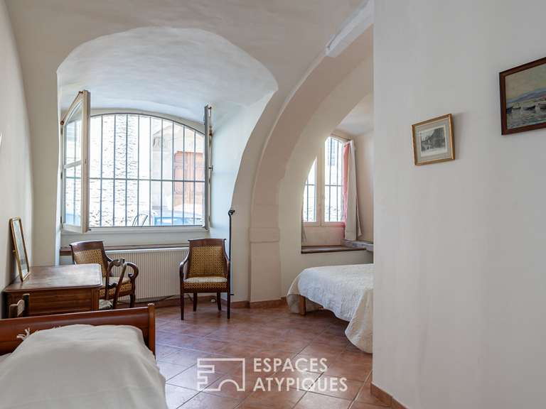 House Bourg-Saint-Andéol - 8 bedrooms - 450m²