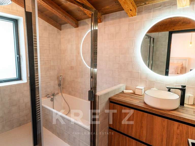Maison Bourg-Saint-Maurice - 5 chambres - 208m²