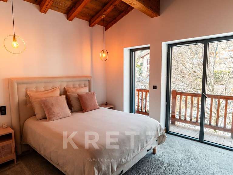 Maison Bourg-Saint-Maurice - 5 chambres - 208m²