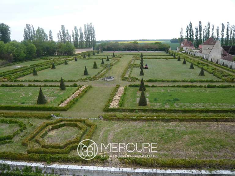 Château Bourges - 20 chambres - 1400m²