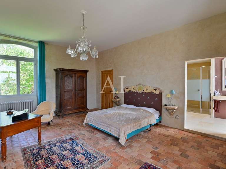 Château Bourges - 16 chambres - 815m²