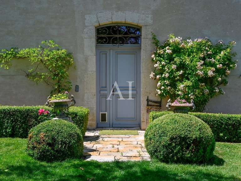 Château Bourges - 16 chambres - 815m²