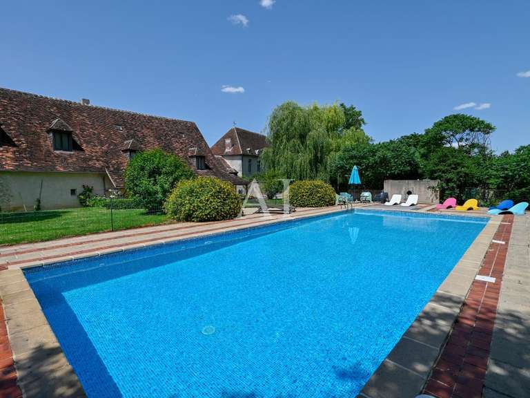 Château Bourges - 16 chambres - 815m²