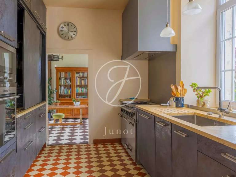 Manor Bourges - 9 bedrooms - 450m²