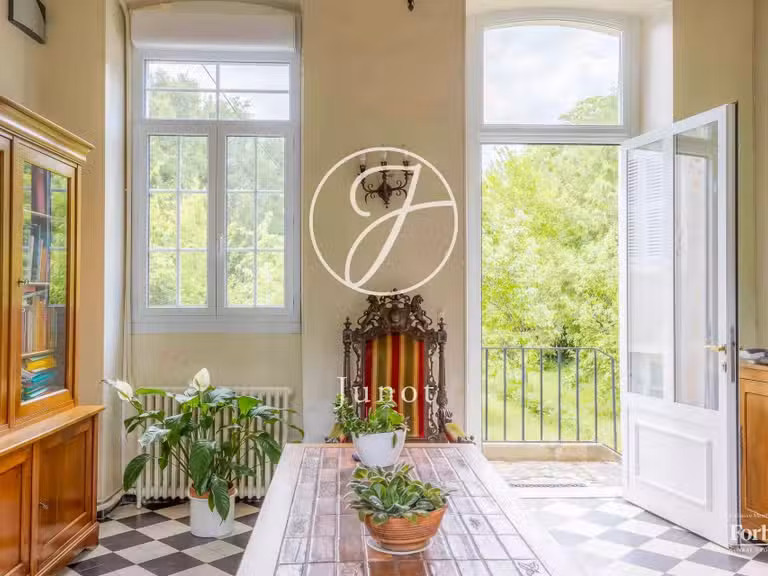 Manor Bourges - 9 bedrooms - 450m²