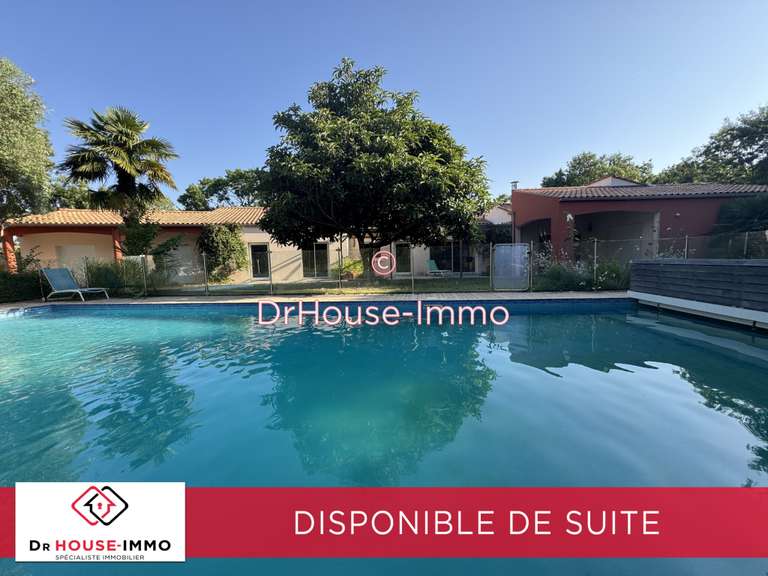 Villa Bourgneuf - 6 bedrooms - 326m²