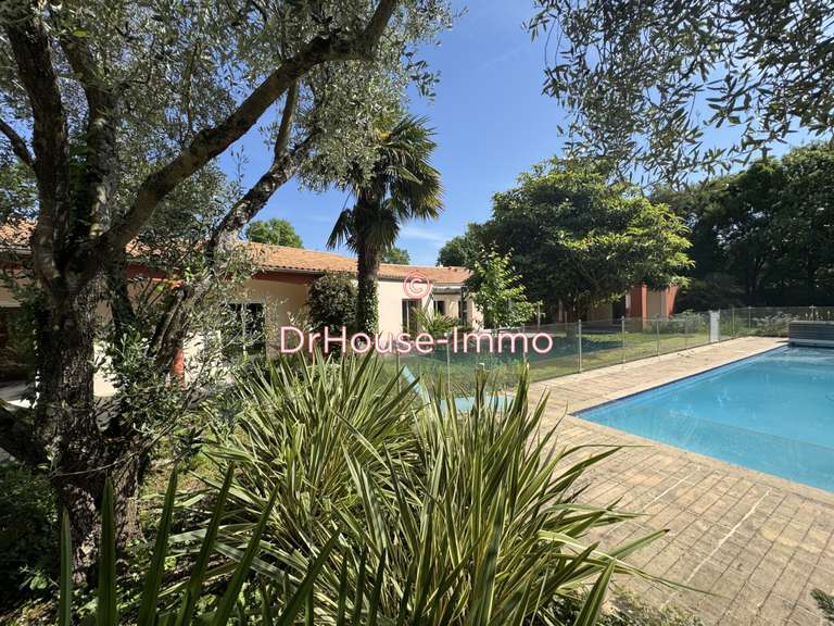 Villa Bourgneuf - 6 bedrooms - 326m²