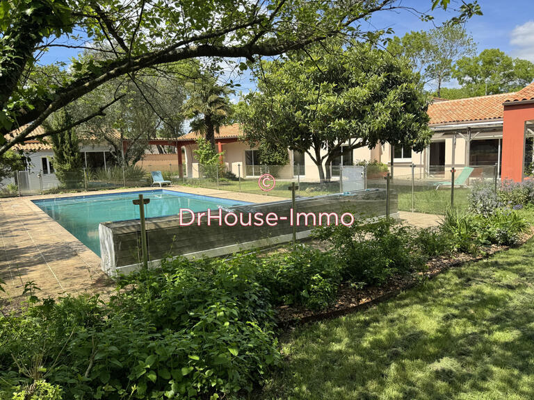 Villa Bourgneuf - 6 bedrooms - 326m²