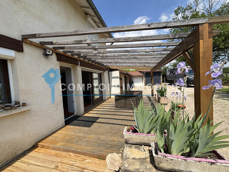 Maison Bourgoin-Jallieu - 4 chambres - 186m²