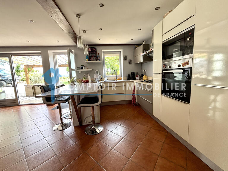 Maison Bourgoin-Jallieu - 4 chambres - 186m²