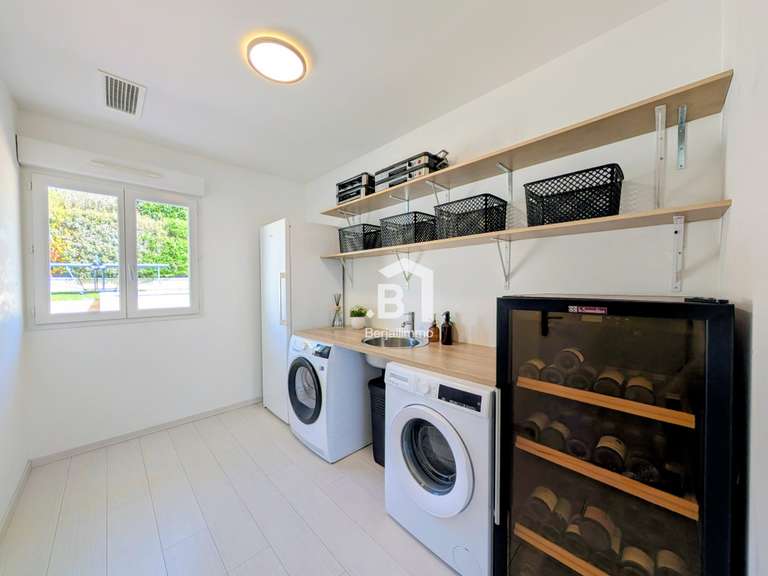 Maison Bourgoin-Jallieu - 4 chambres - 206m²