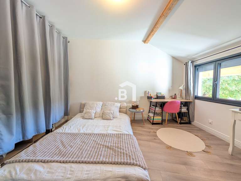 Maison Bourgoin-Jallieu - 6 chambres - 315m²