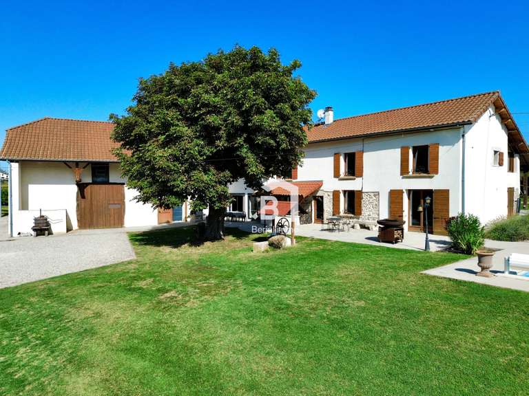 Maison Bourgoin-Jallieu - 6 chambres - 315m²