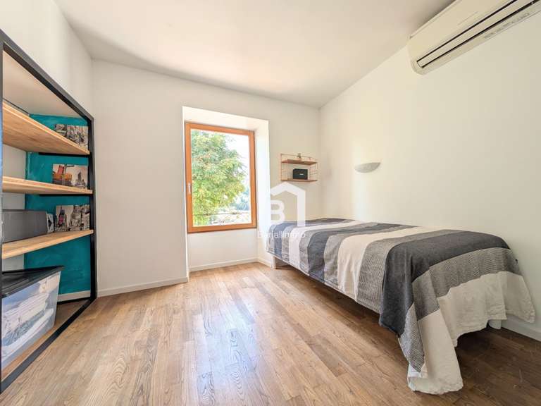 Maison Bourgoin-Jallieu - 6 chambres - 315m²