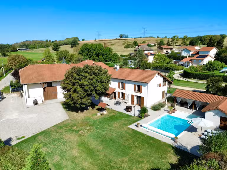 Maison Bourgoin-Jallieu - 6 chambres - 315m²