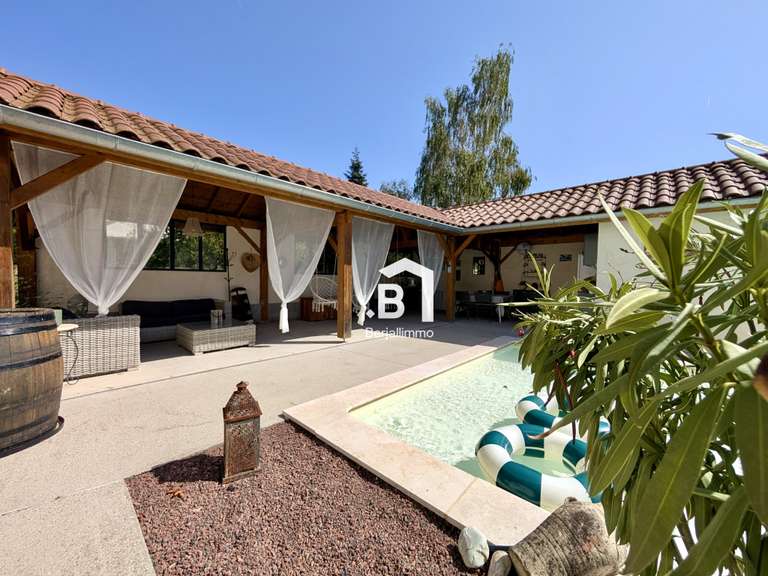 Maison Bourgoin-Jallieu - 6 chambres - 315m²