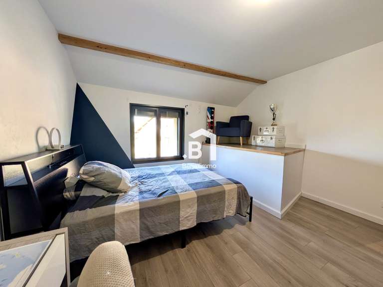Maison Bourgoin-Jallieu - 6 chambres - 315m²