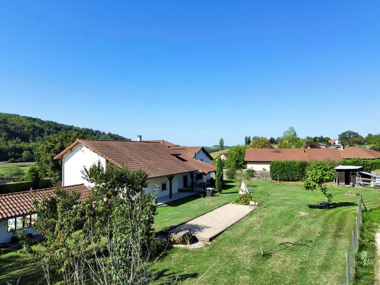 Maison Bourgoin-Jallieu - 6 chambres - 315m²
