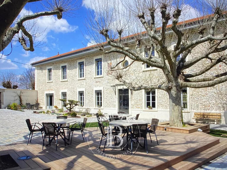 Sale Property Bourgoin-Jallieu - 6 bedrooms