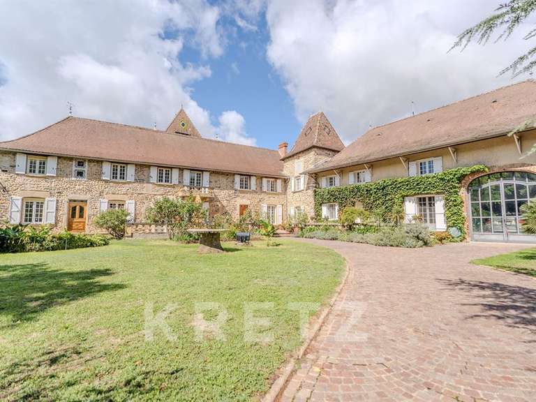 Propriété Bourgoin-Jallieu - 7 chambres - 470m²