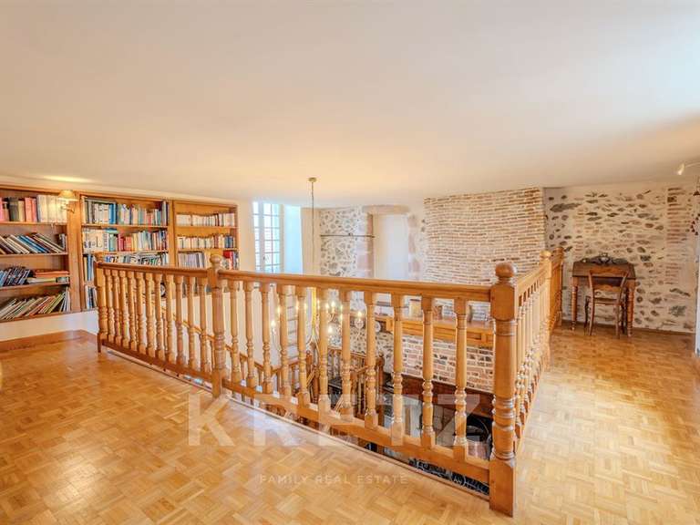 Propriété Bourgoin-Jallieu - 7 chambres - 470m²