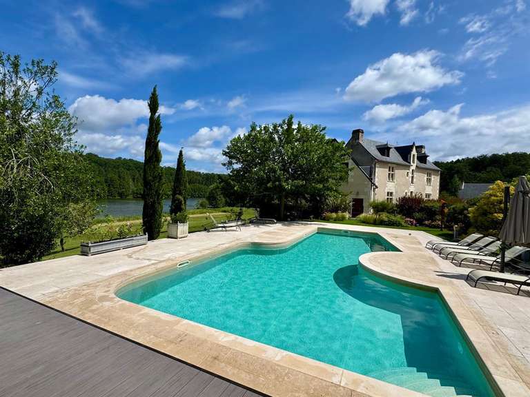 Château Bourgueil - 1000m²
