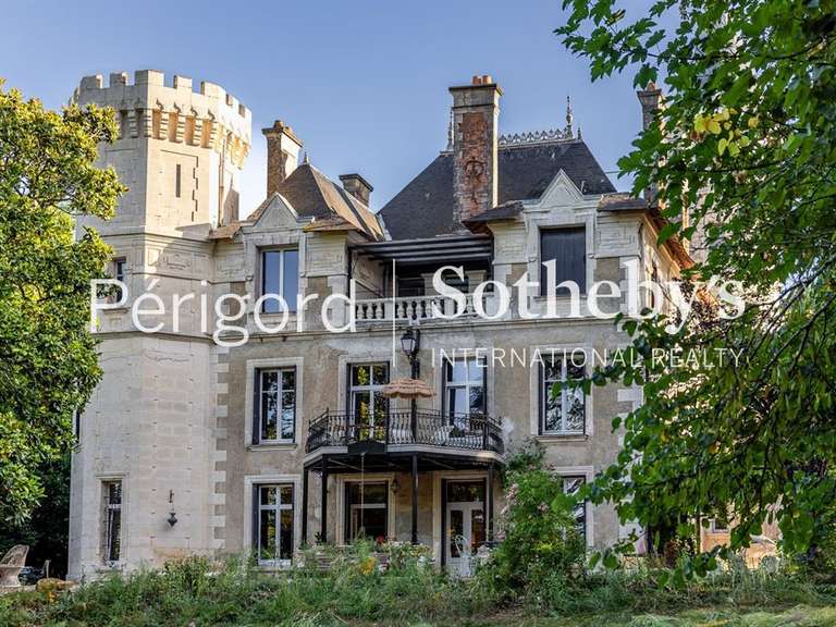 Castle Brantôme - 8 bedrooms - 530m²