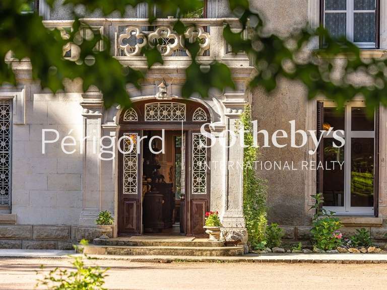 Château Brantôme - 8 chambres - 530m²