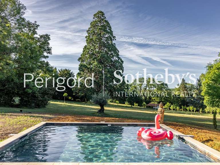 Castle Brantôme - 8 bedrooms - 530m²