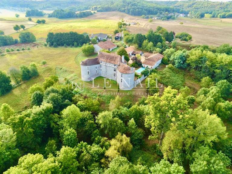 Château Brantôme - 7 chambres - 780m²
