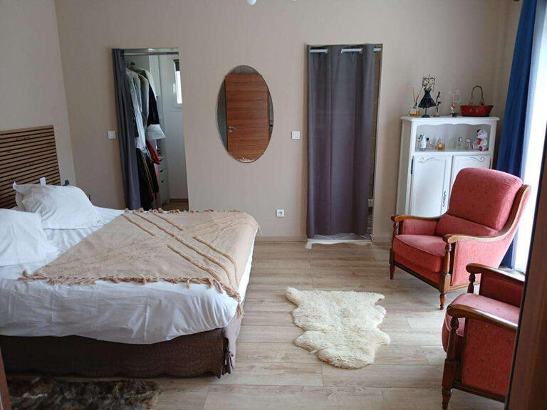 Property Bras - 9 bedrooms