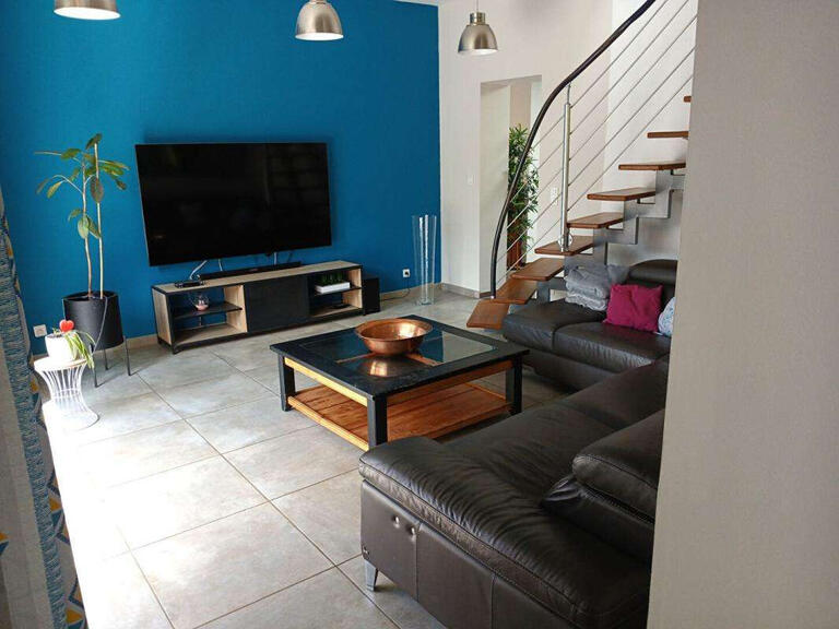 Property Bras - 9 bedrooms