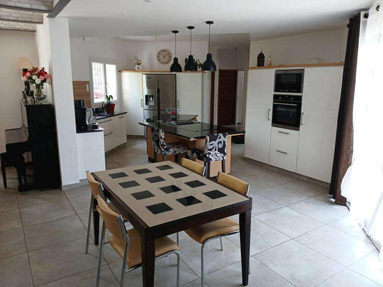 Property Bras - 9 bedrooms