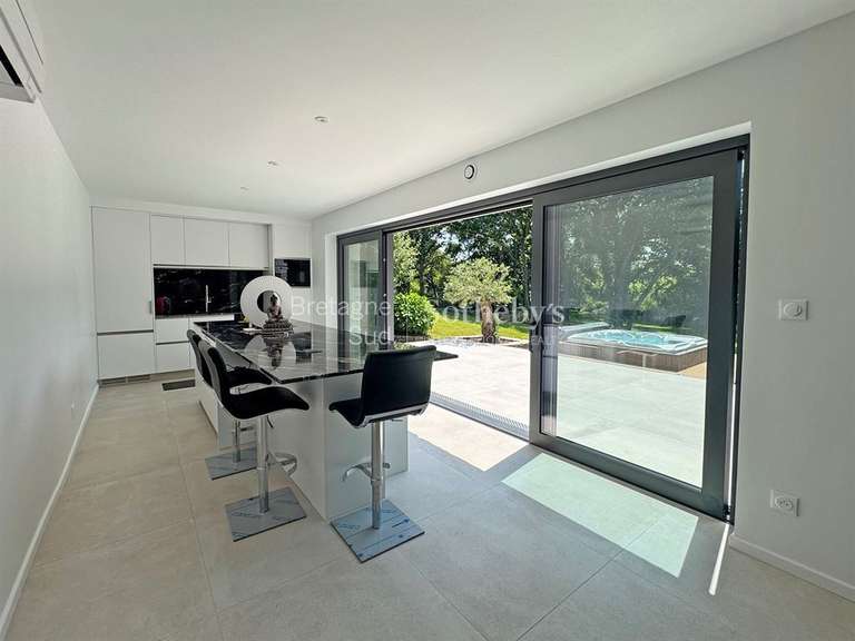 Maison Brélès - 4 chambres - 144m²