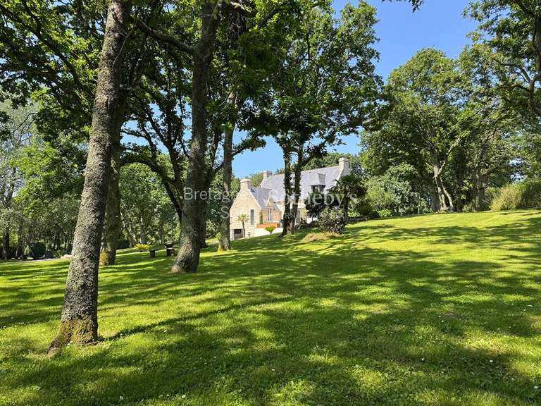 Maison Brélès - 4 chambres - 144m²