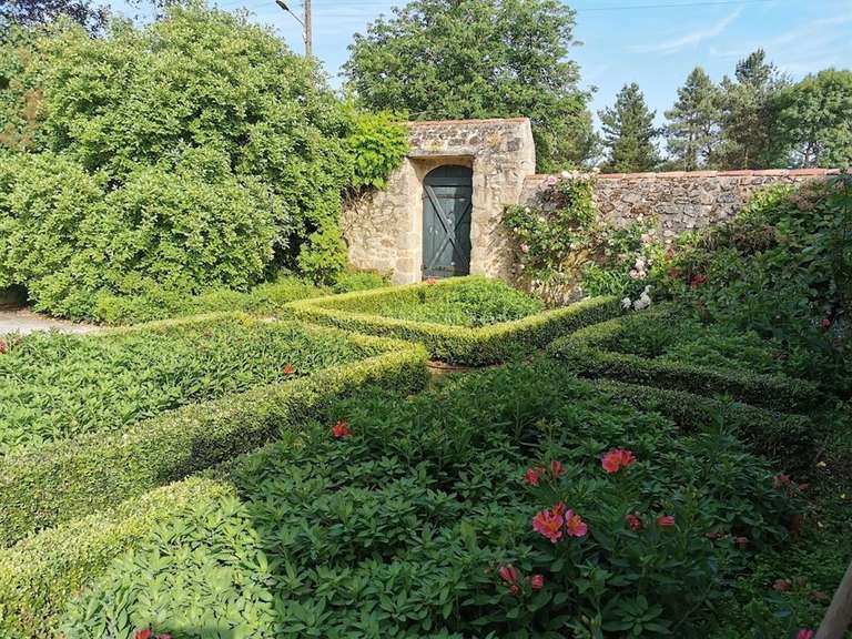 Maison Bressuire - 6 chambres - 380m²