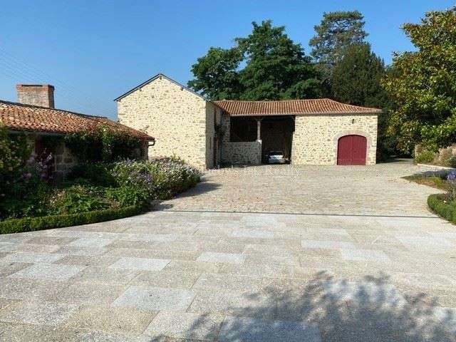 Maison Bressuire - 6 chambres - 380m²
