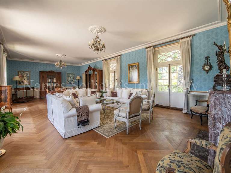 Maison Bressuire - 6 chambres - 380m²