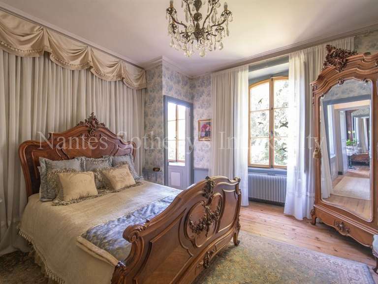 Maison Bressuire - 6 chambres - 380m²
