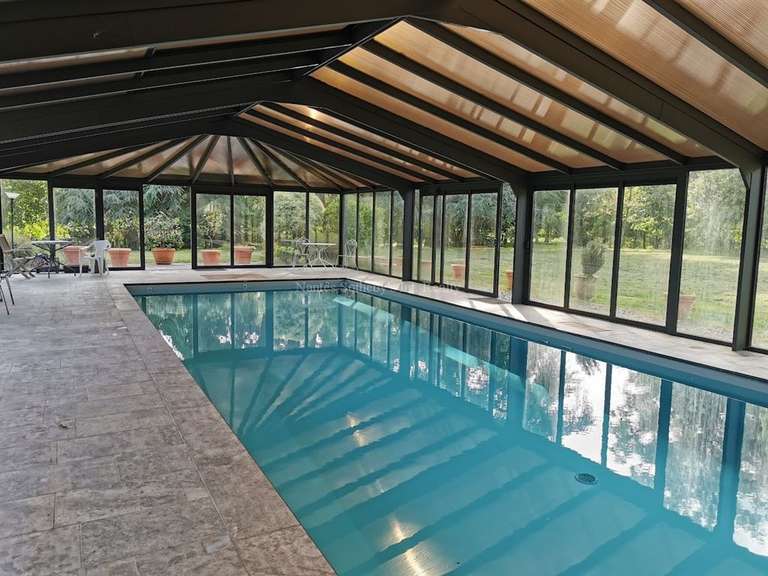 Maison Bressuire - 6 chambres - 380m²