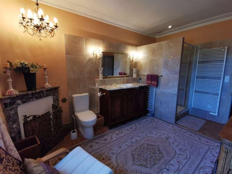 Maison Bressuire - 6 chambres - 380m²