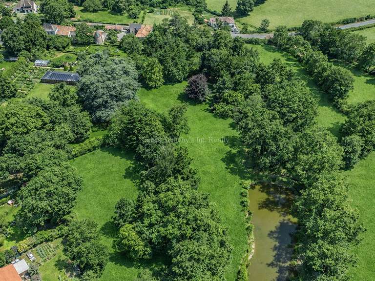 Maison Bressuire - 6 chambres - 380m²