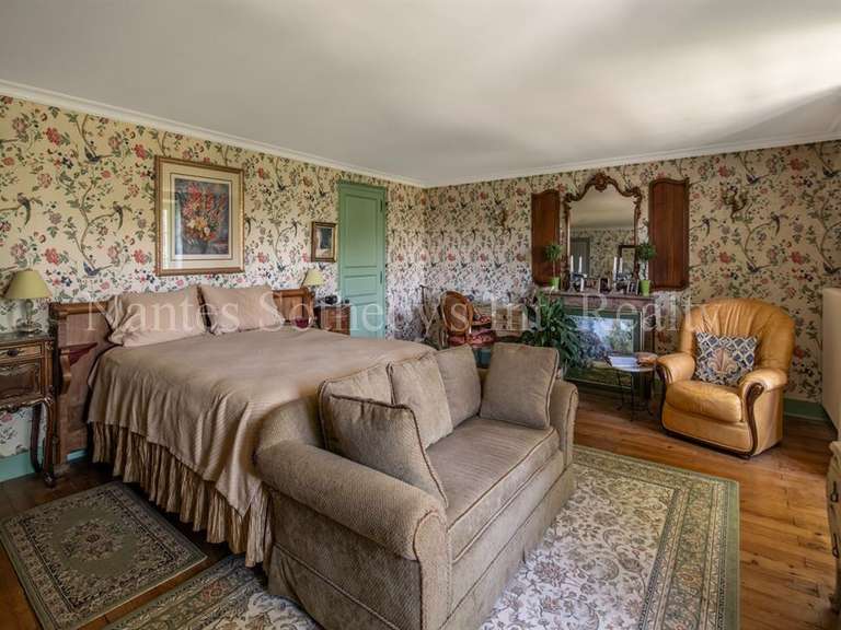 Maison Bressuire - 6 chambres - 380m²