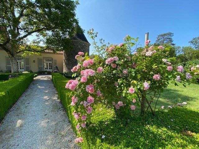 Maison Bressuire - 6 chambres - 380m²
