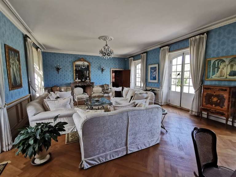 Maison Bressuire - 6 chambres - 380m²