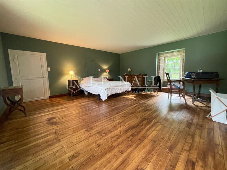 Propriété Bressuire - 12 chambres - 540m²