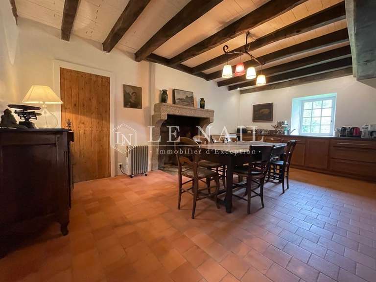 Propriété Bressuire - 12 chambres - 540m²