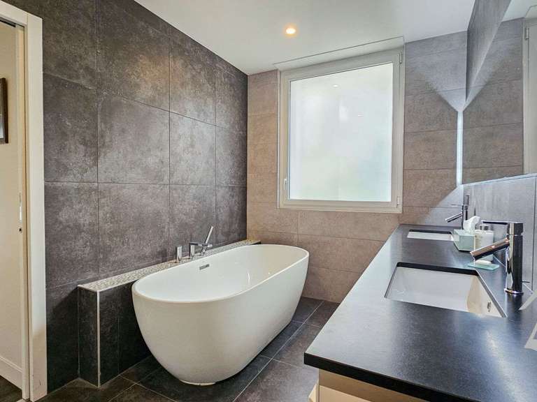 House Bretteville-sur-Odon - 7 bedrooms