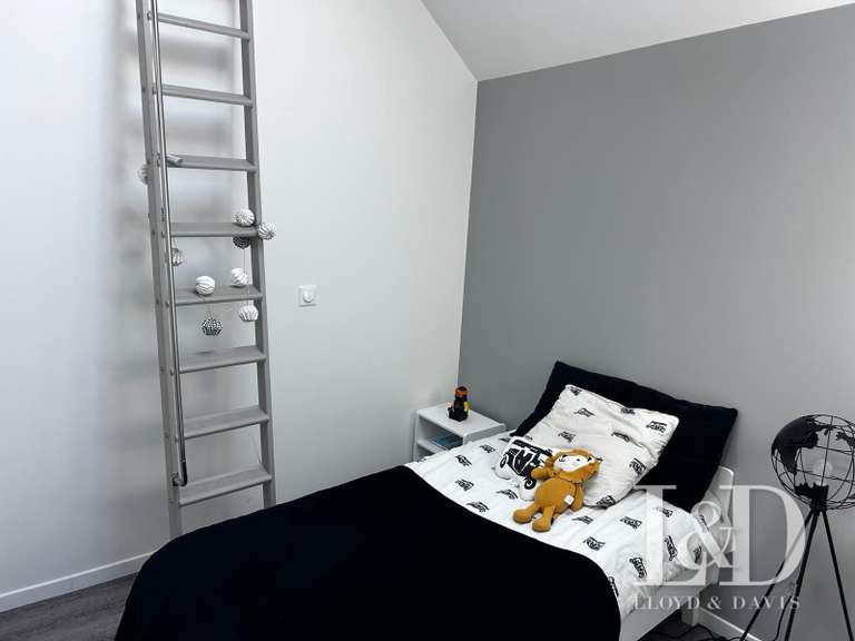 House Breuil-Bois-Robert - 10 bedrooms - 345m²