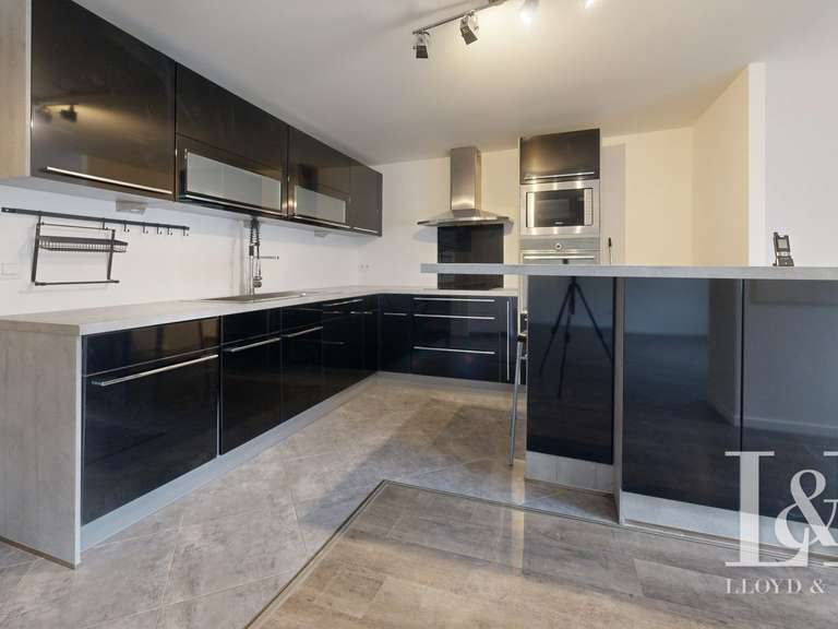 House Breuil-Bois-Robert - 10 bedrooms - 345m²